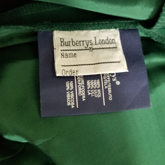 Vintage Burberry 80s Green High Waisted Pleated Shorts - Picture 10 of 13
